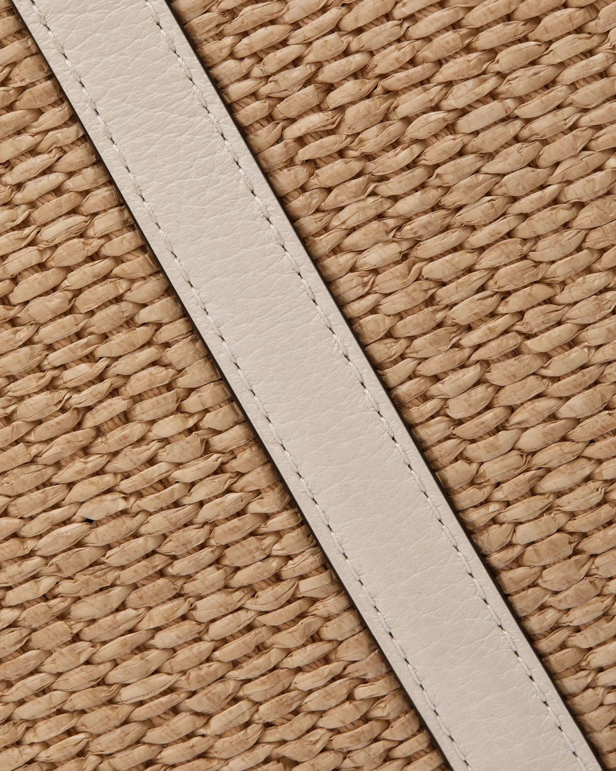 Lana Hobo - Vanilla/Natural Raffia