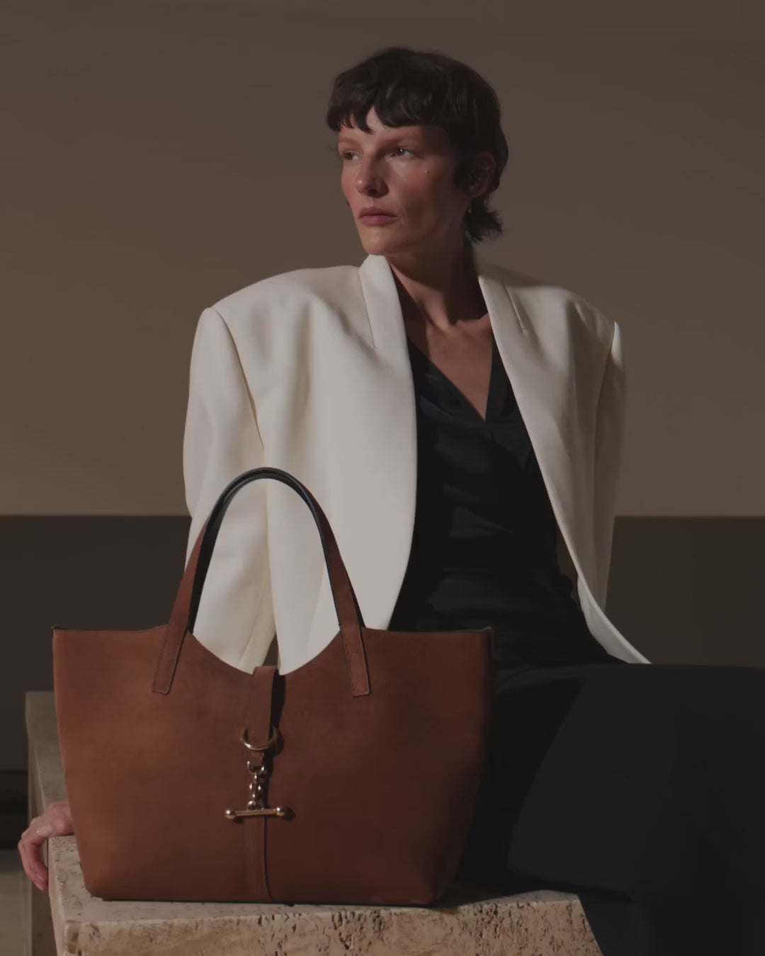 Kite Tote Midi - Tan Suede
